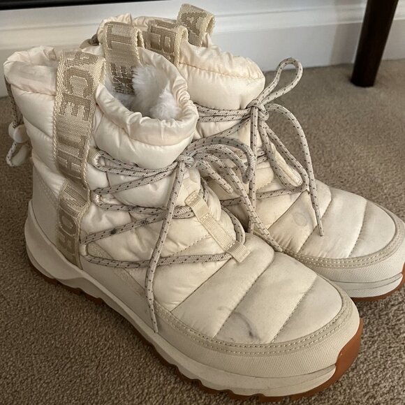 North Face winter boots (size 8) - Picture 1 of 1